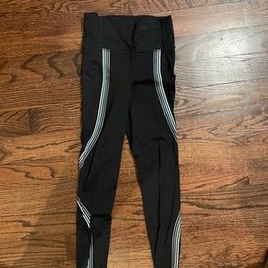 LULULEMON FAST AND FREE SIZE 4